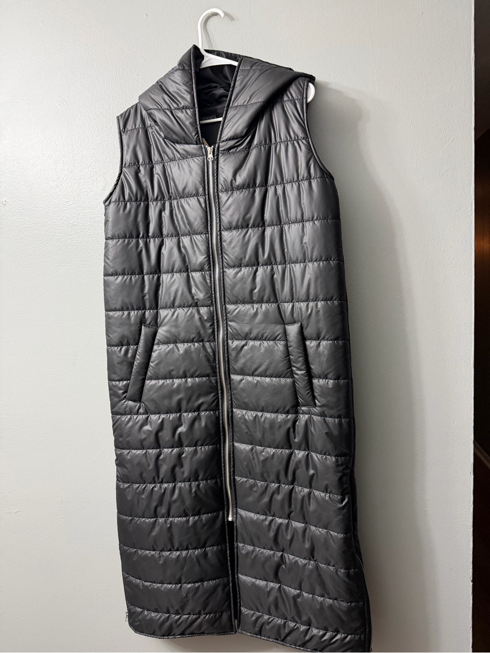 Metamorphoza Long Hooded Quilted sleeveless Puffer Vest - Black  medium NWT
